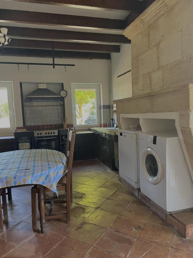 Maisonfamiliale Pugnac Exteriör bild