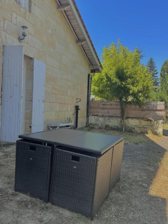 Maisonfamiliale Pugnac Exteriör bild